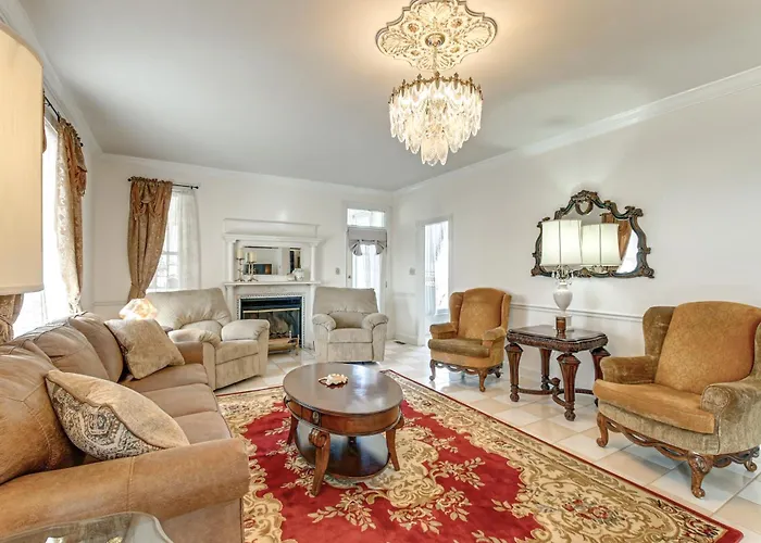 Spacious Shawnee Forest Hideaway! Hilltop Estate * Murphysboro