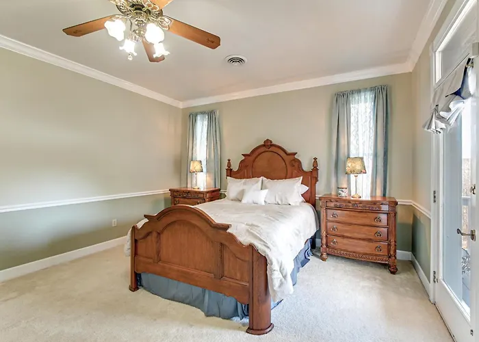 Spacious Shawnee Forest Hideaway! Hilltop Estate * Murphysboro