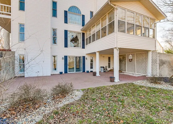 Spacious Shawnee Forest Hideaway! Hilltop Estate Murphysboro