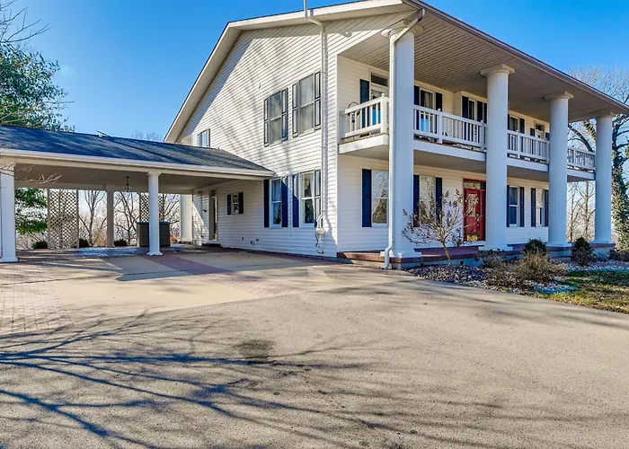 Holiday home Spacious Shawnee Forest Hideaway! Hilltop Estate *